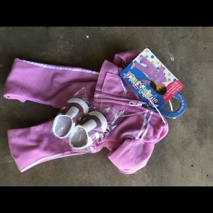 Tracksuit with matching shoes